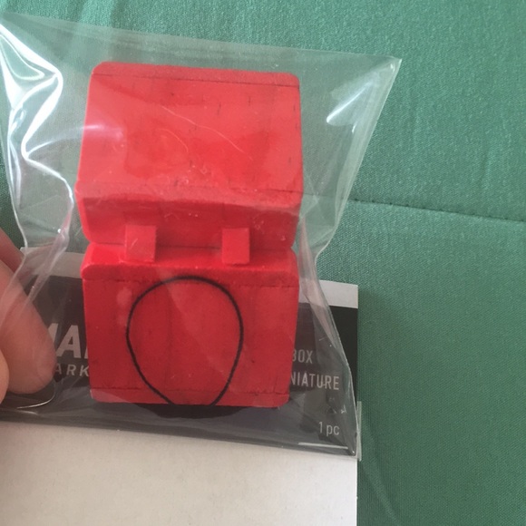 Make Market (Michael’s) Miniature Tackle Box - Picture 2 of 3